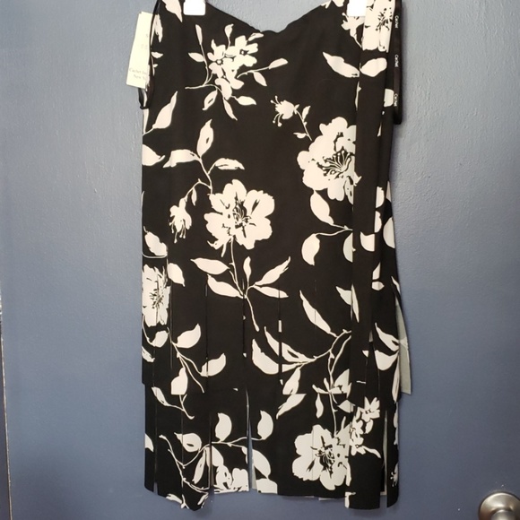 Cachet Dresses & Skirts - Black and white floral skirt